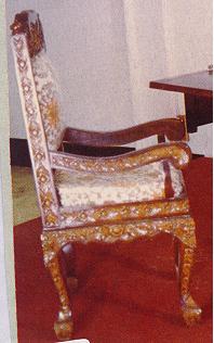 Sumalee's Handicraft Center, Chiang Rai, Northern Thailand:
Export Worldwide with Shipping from Door to Door. Furniture Made at your Design.