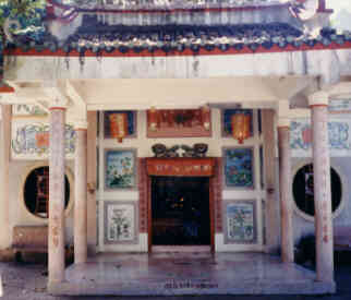 Sala Tschao Pho Doi Thong, aussen  (11.5 K)